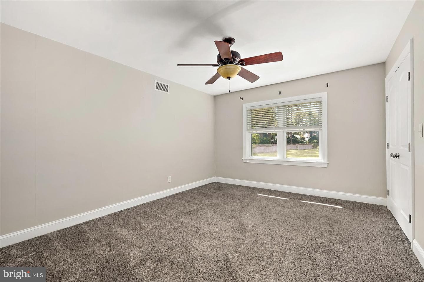 1105 Riverside Drive photo 47