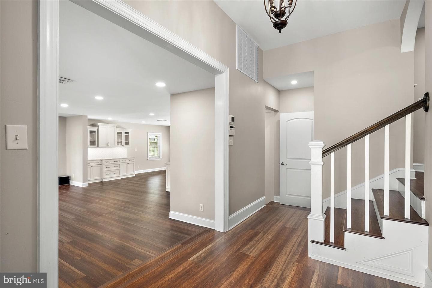 1105 Riverside Drive photo 6