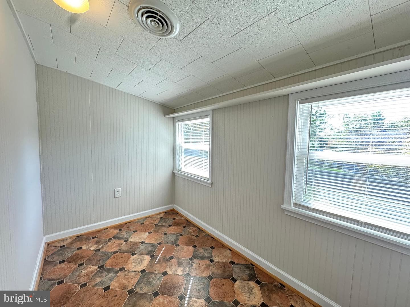 204 Holland Avenue photo 34