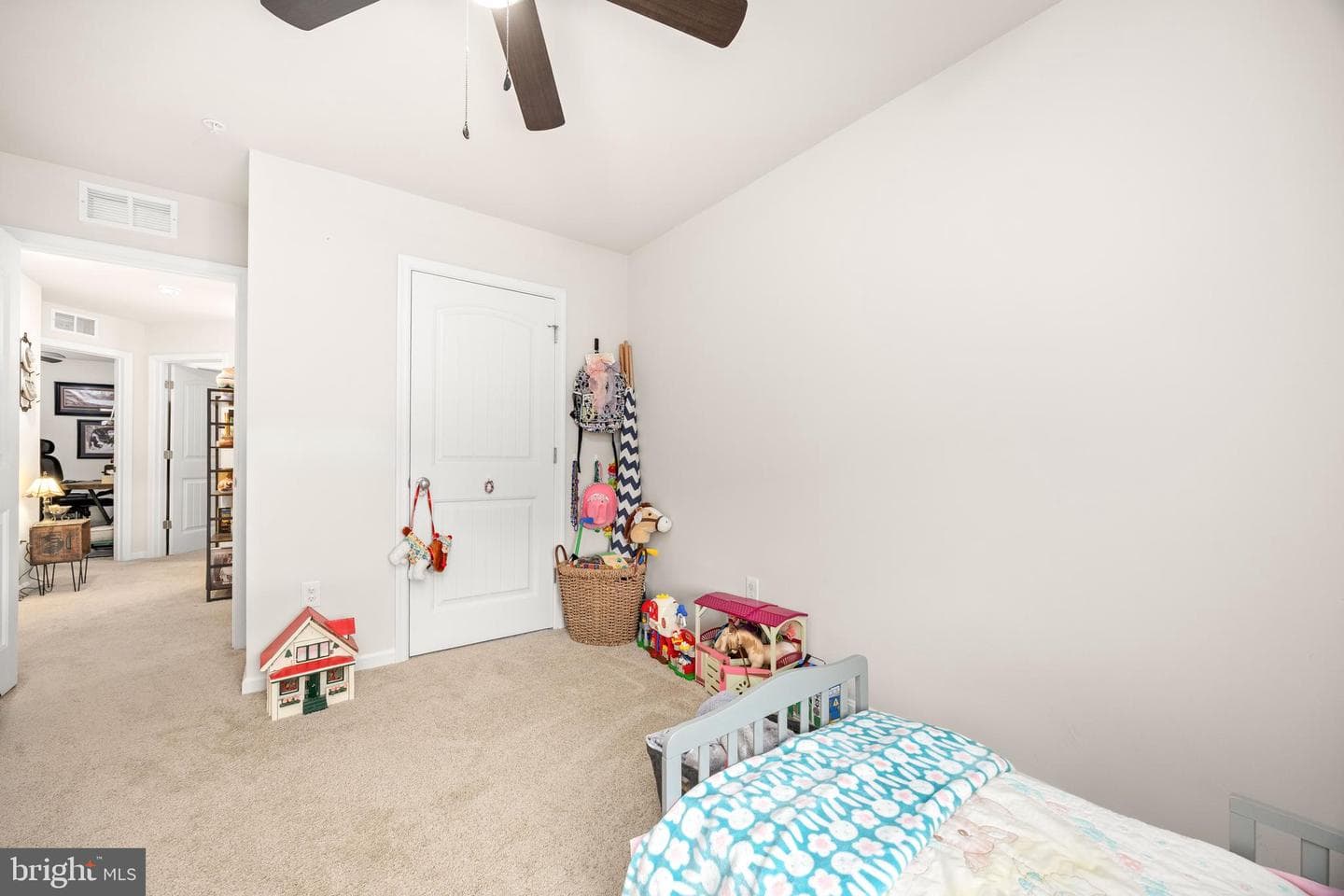 827 Marquis Avenue photo 31