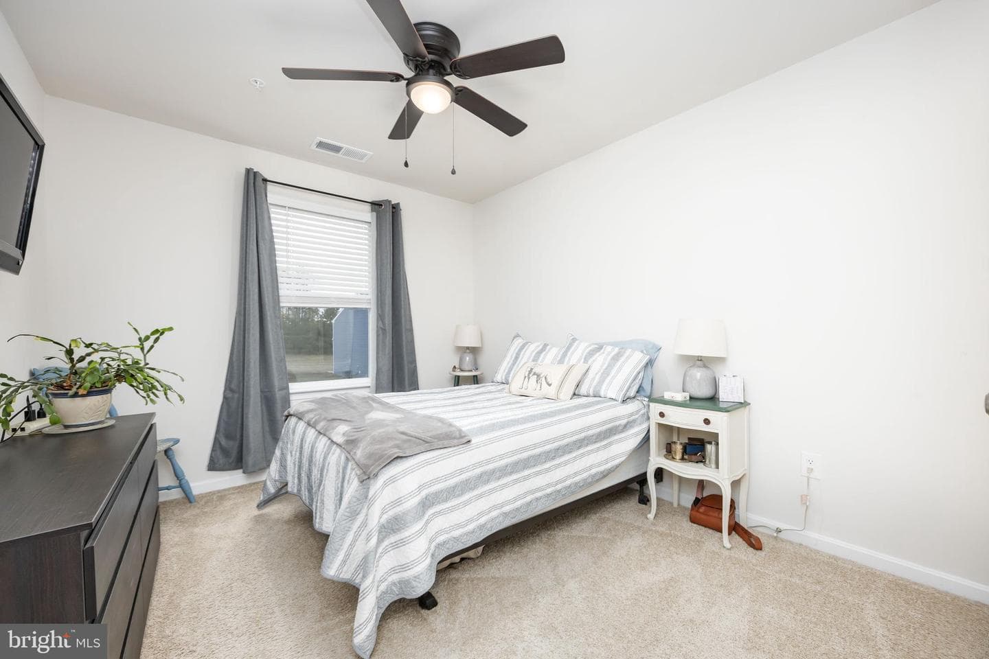 827 Marquis Avenue photo 32