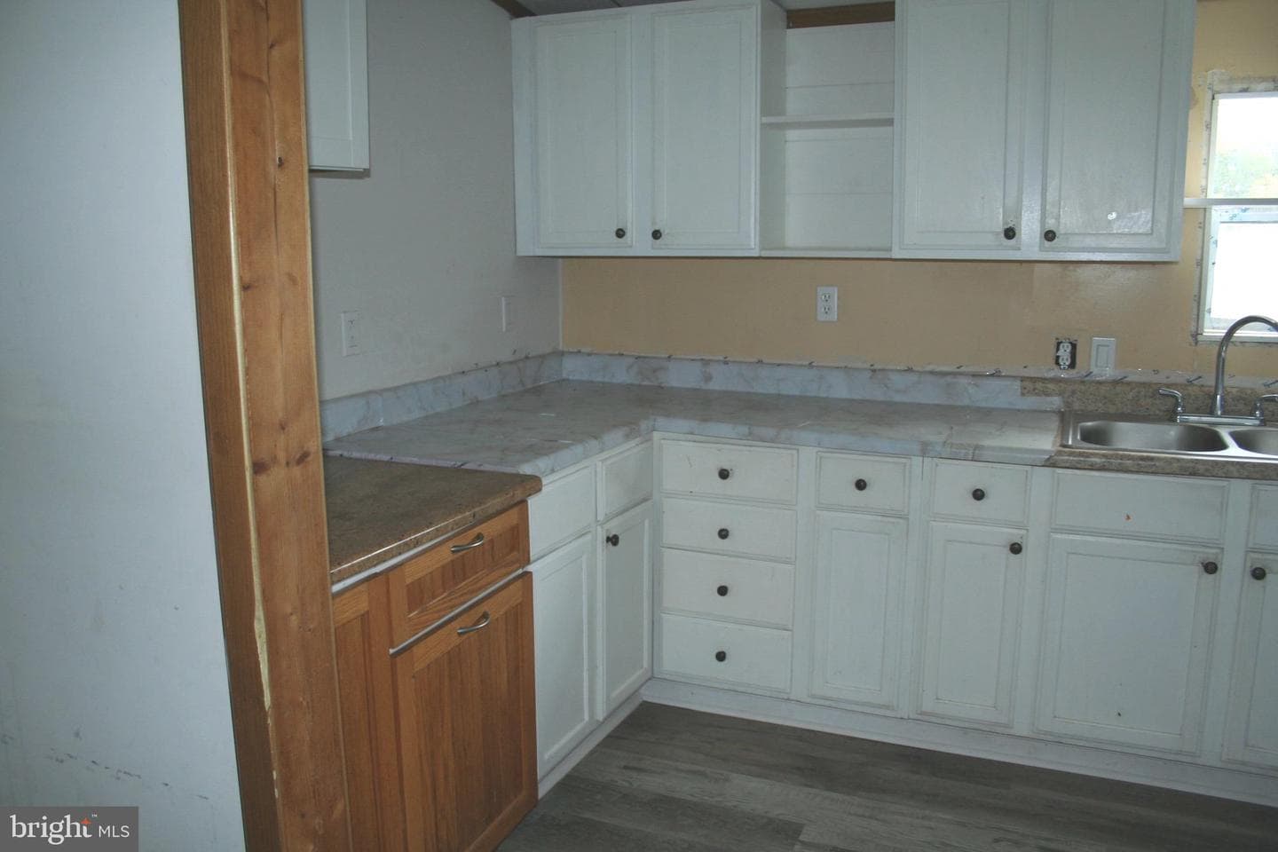 5850 Brook Street photo 16