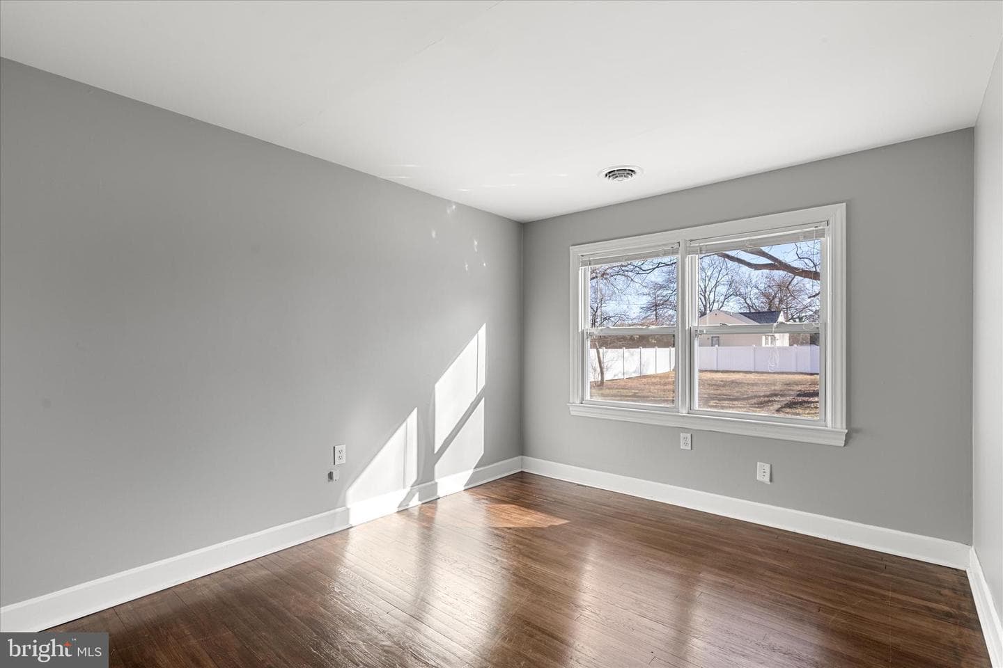 105 Spruce Street photo 23