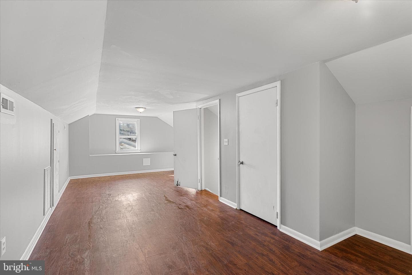 105 Spruce Street photo 28