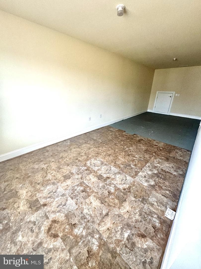 1148 Kestrel Way photo 3