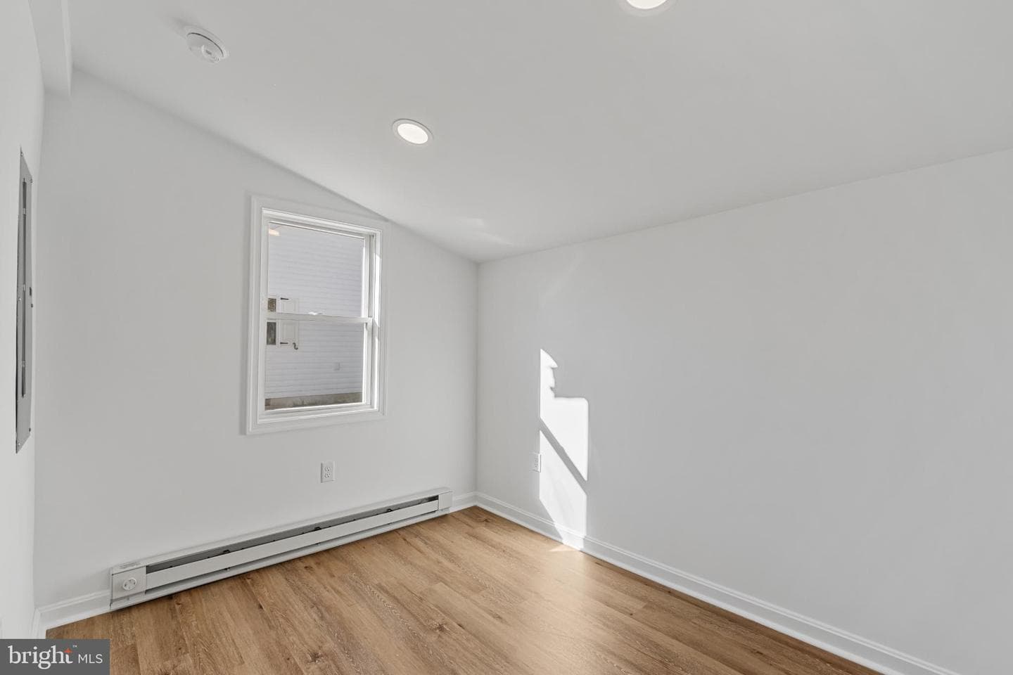 28276 Riverside Drive photo 16