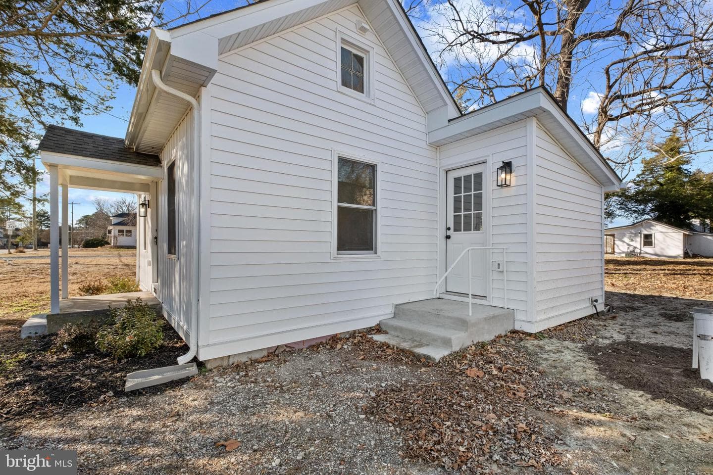 28276 Riverside Drive photo 22
