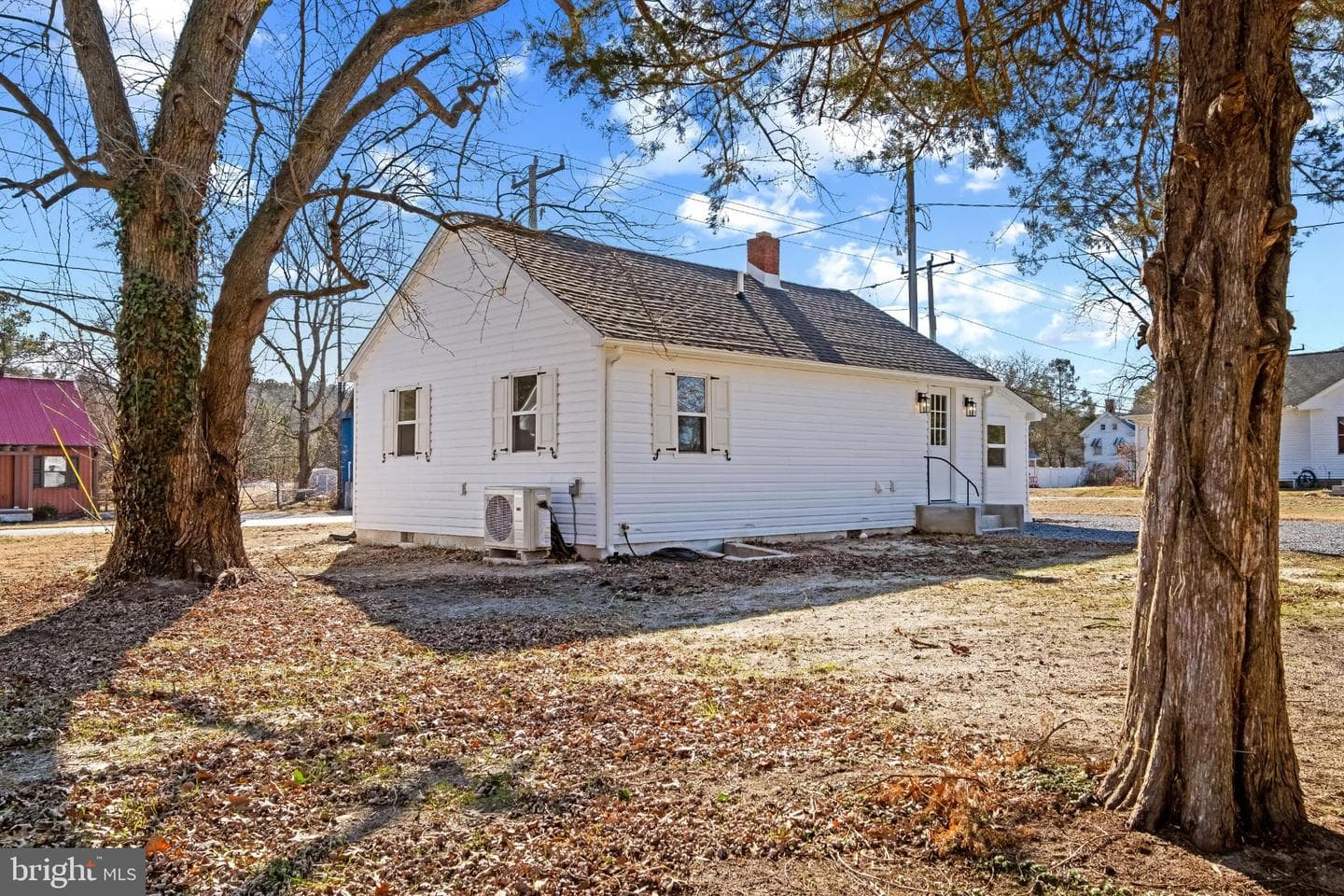28272 Riverside Drive photo 2