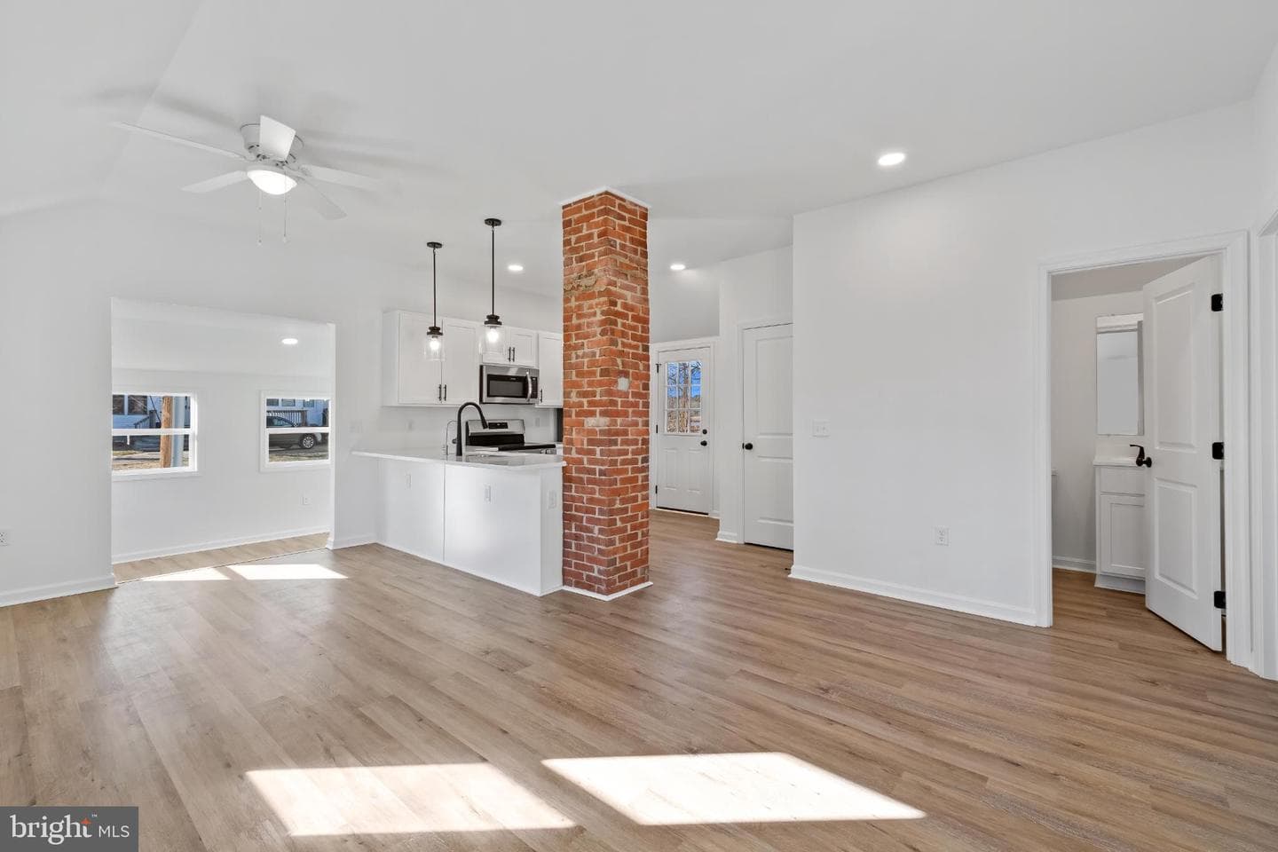 28272 Riverside Drive photo 26