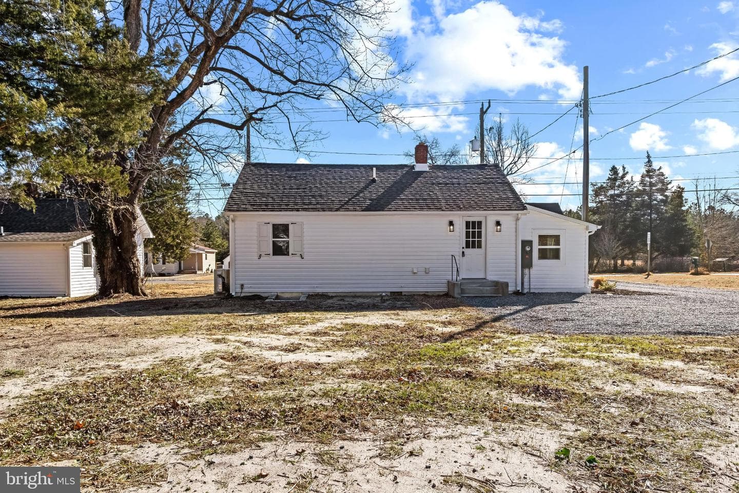28272 Riverside Drive photo 3