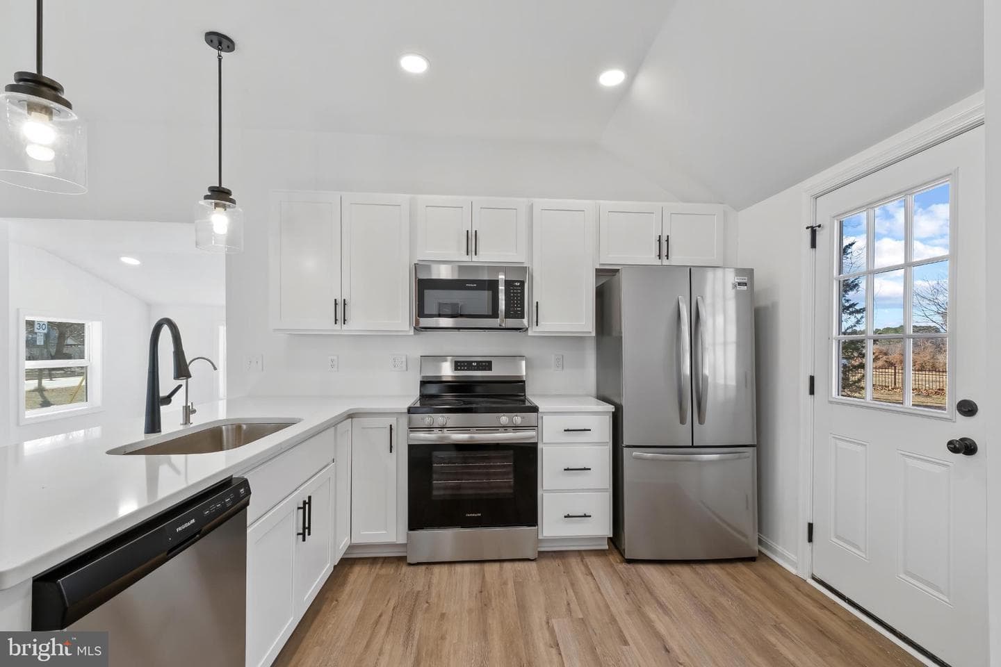 28272 Riverside Drive photo 30