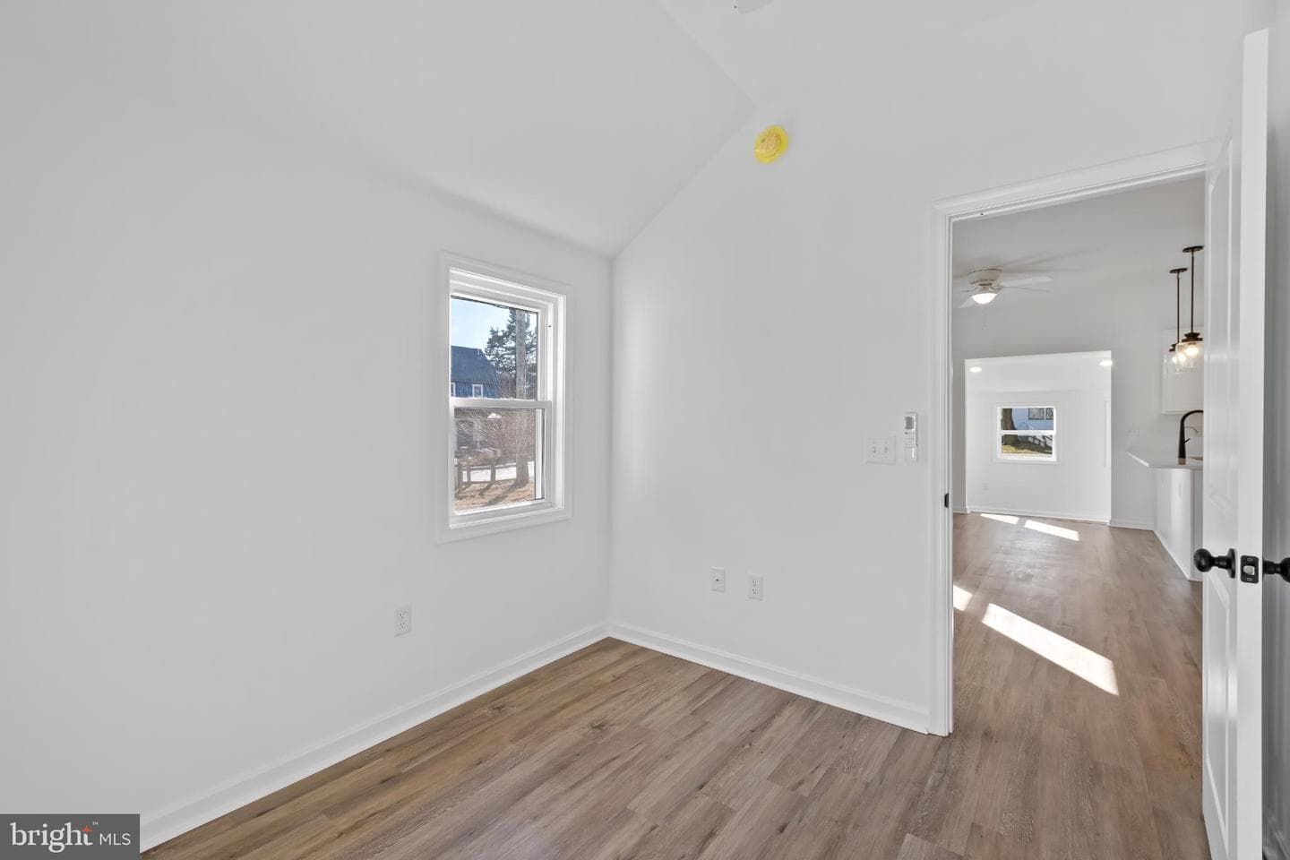 28272 Riverside Drive photo 9