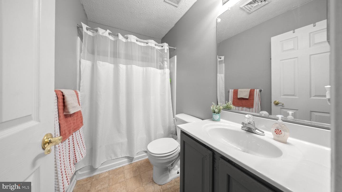 9016 Executive Club Dr photo 23