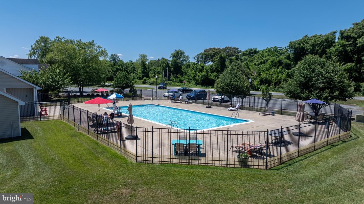 9016 Executive Club Dr photo 37