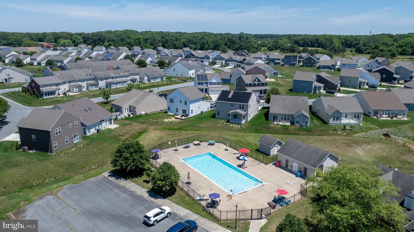 9016 Executive Club Dr photo 38