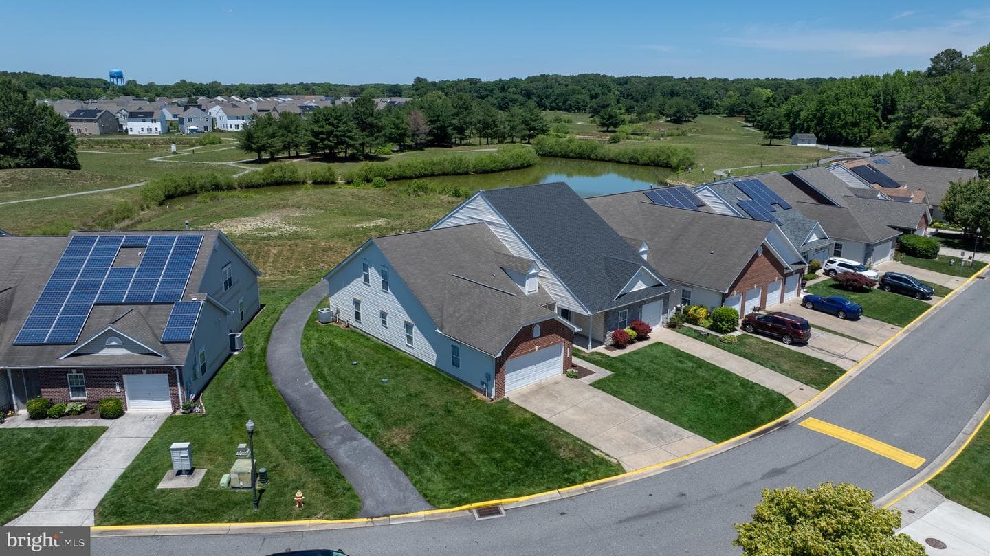 9016 Executive Club Dr photo 43