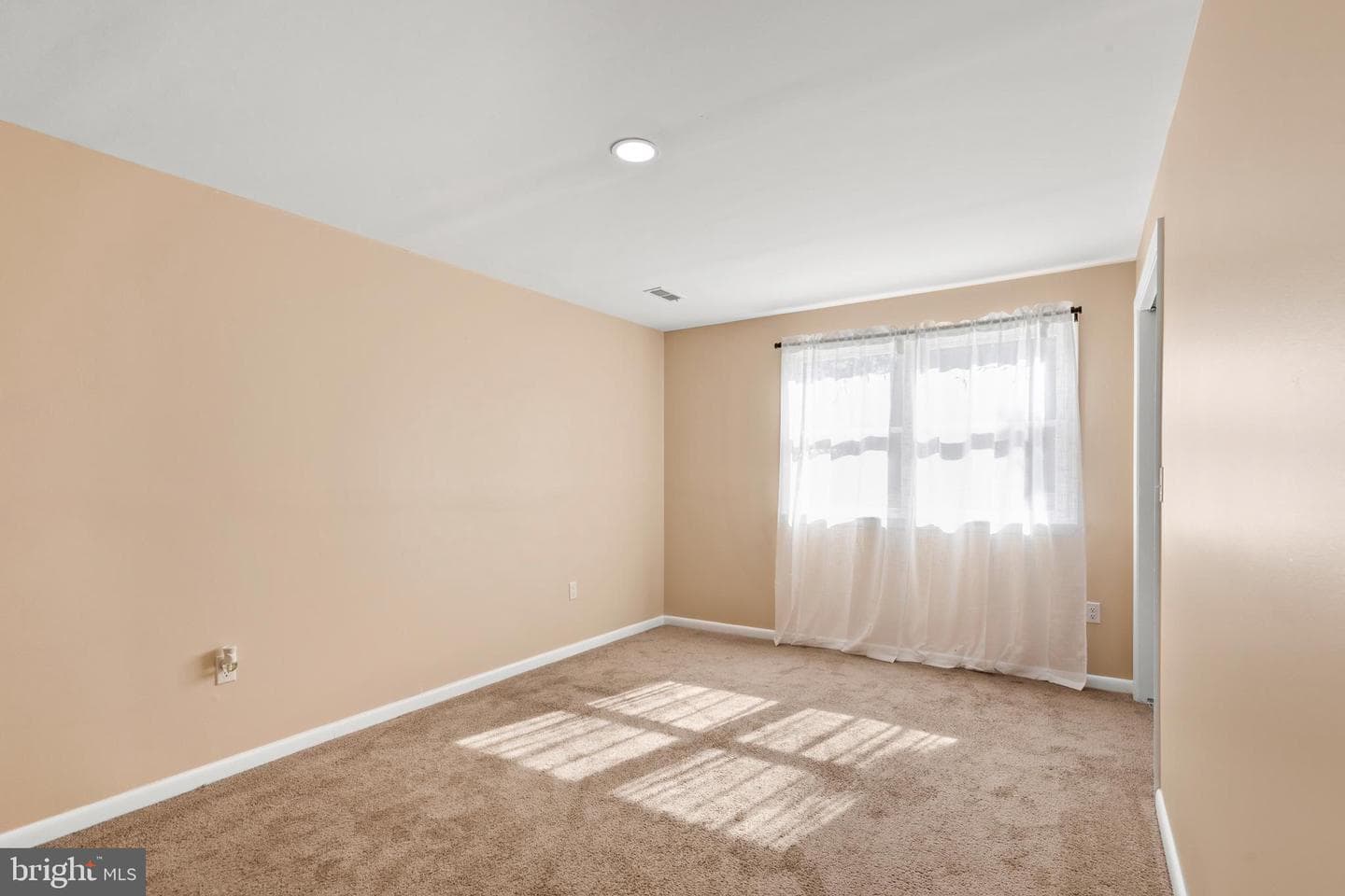 28570 Ocean Gateway photo 21