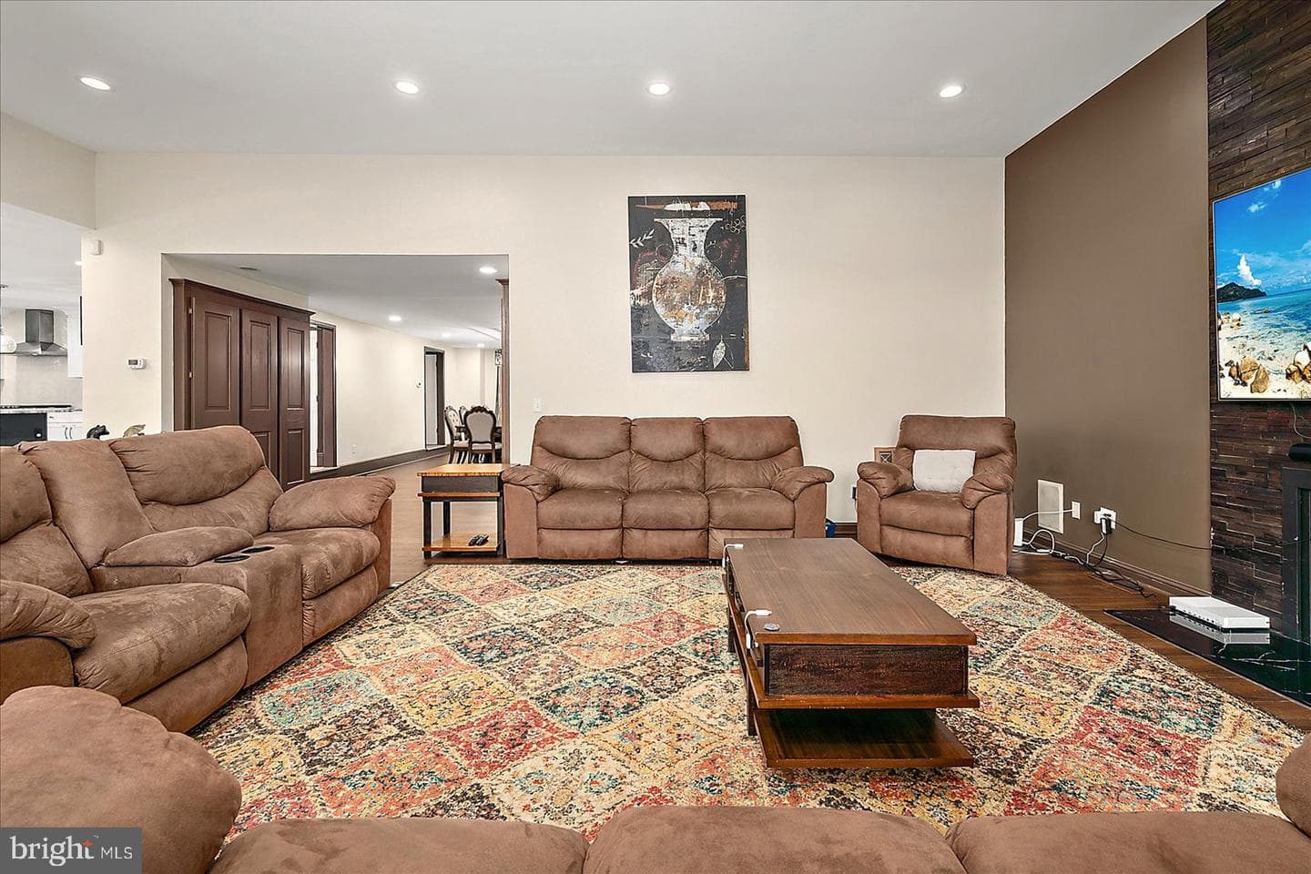 5660 Caledonia Dr photo 20