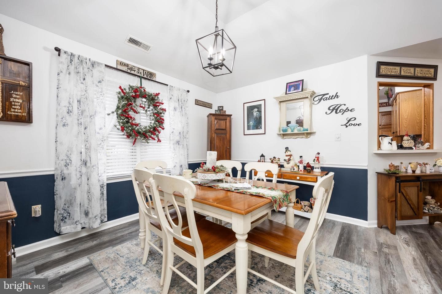 1005 E Schumaker Manor Drive photo 8