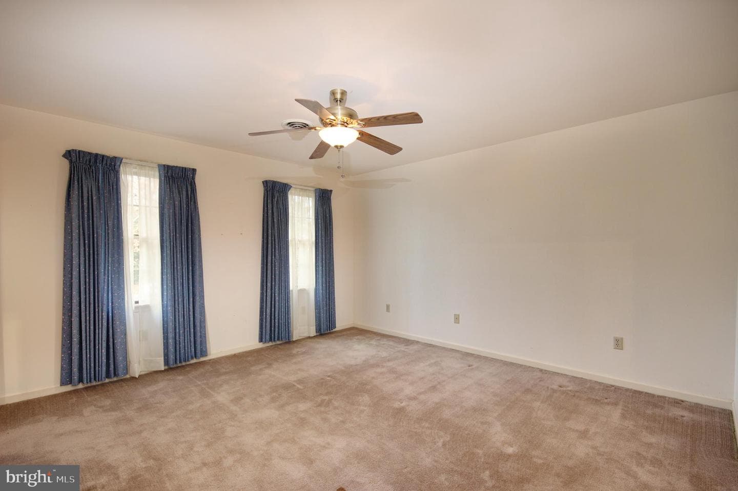 5423 Loch Ness Terrace photo 23