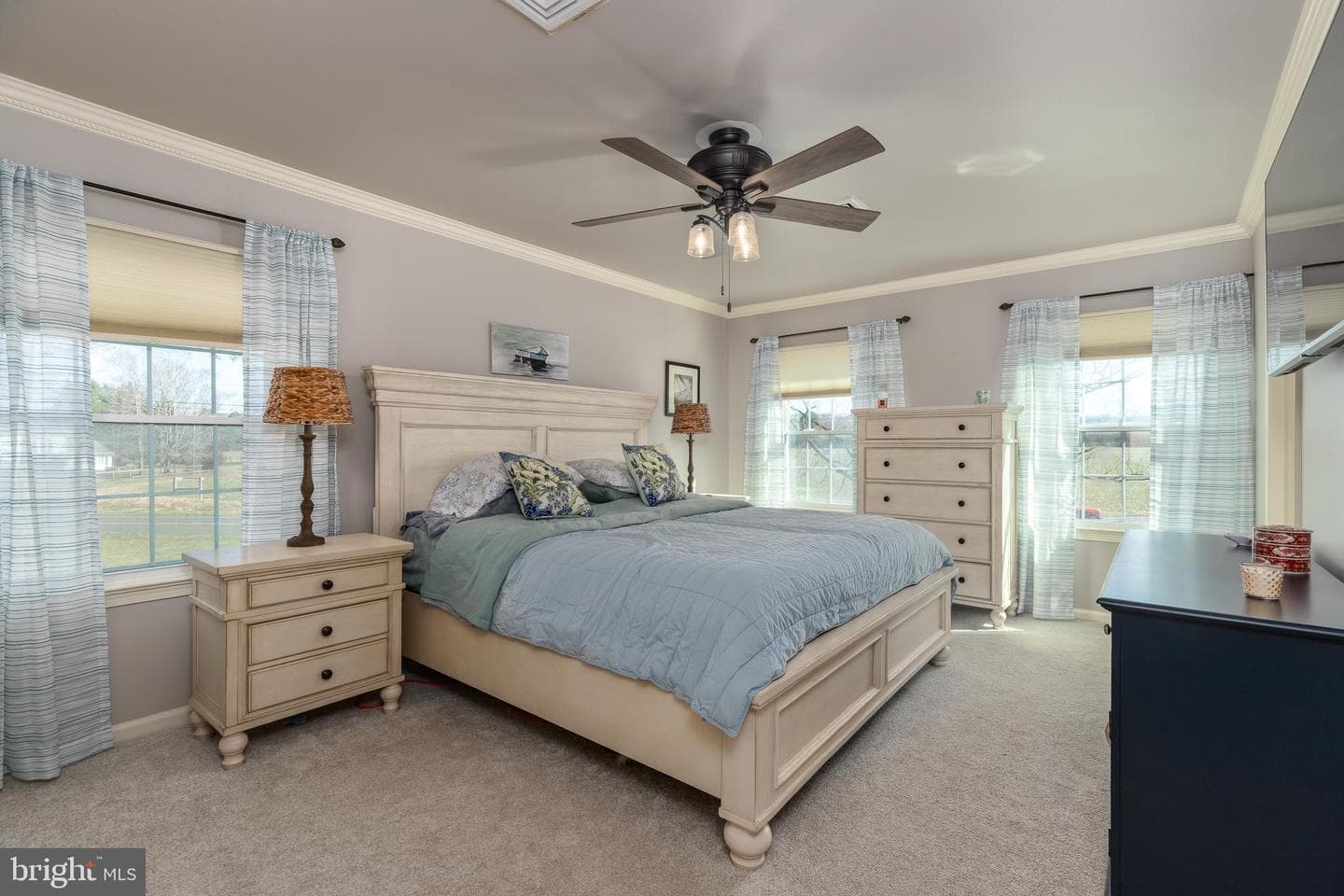 4154 Nicholas Mews photo 31