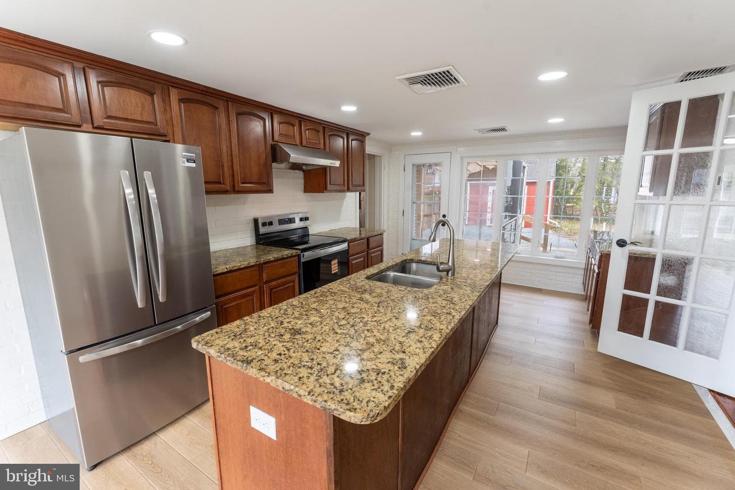 227 Pinehurst Avenue photo 13
