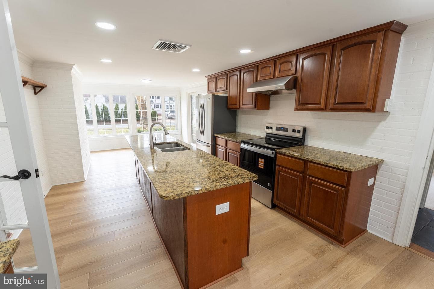 227 Pinehurst Avenue photo 14