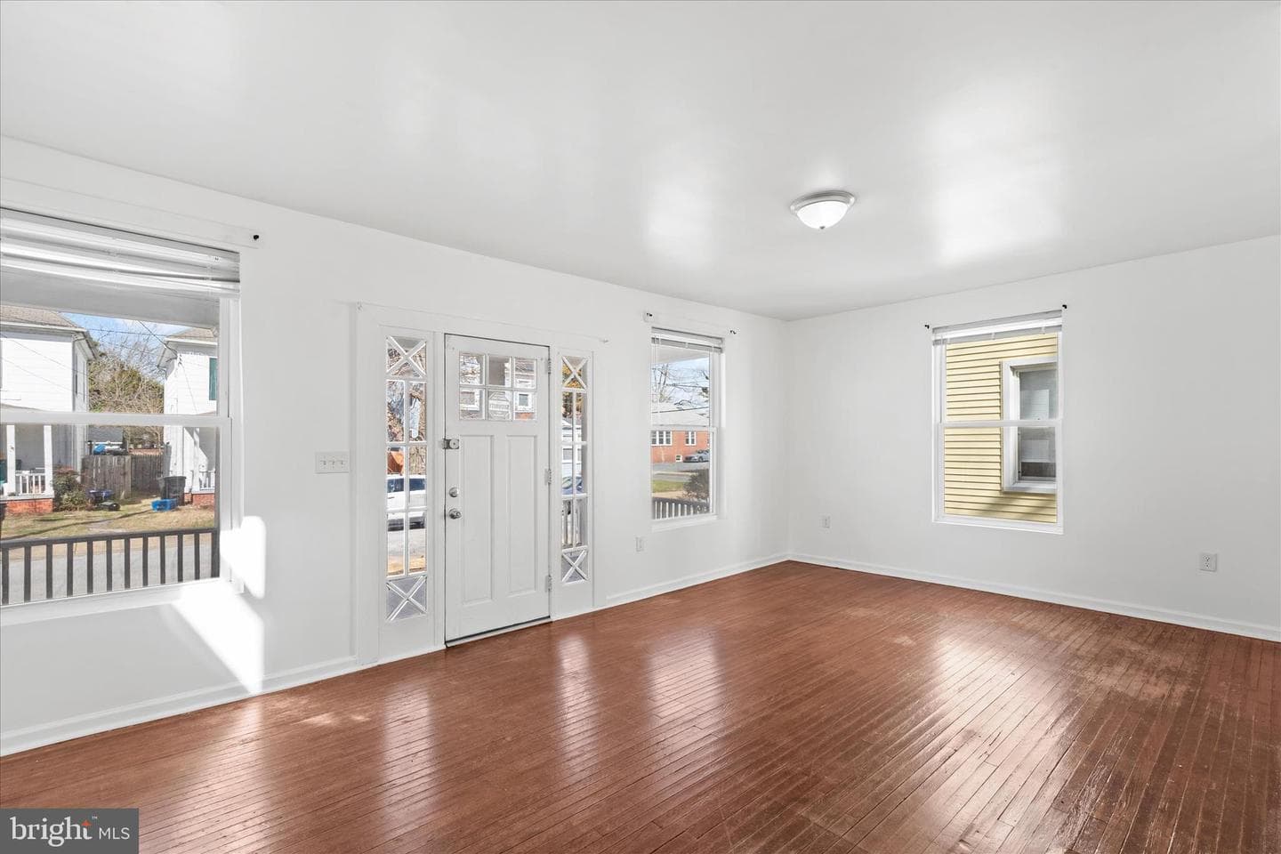 302 Hazel Avenue photo 4