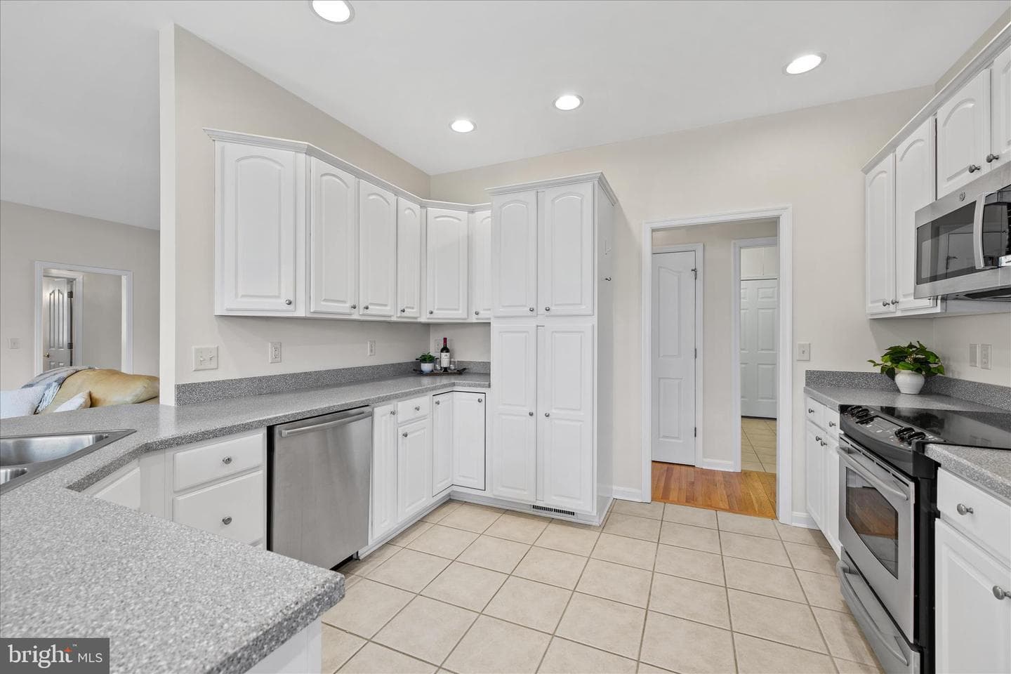 202 Sandy Bottom Court photo 17