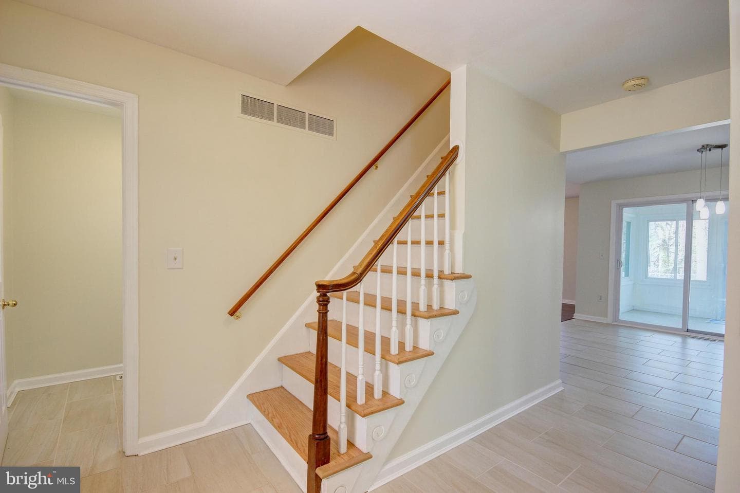 1902 Kipling Drive photo 3