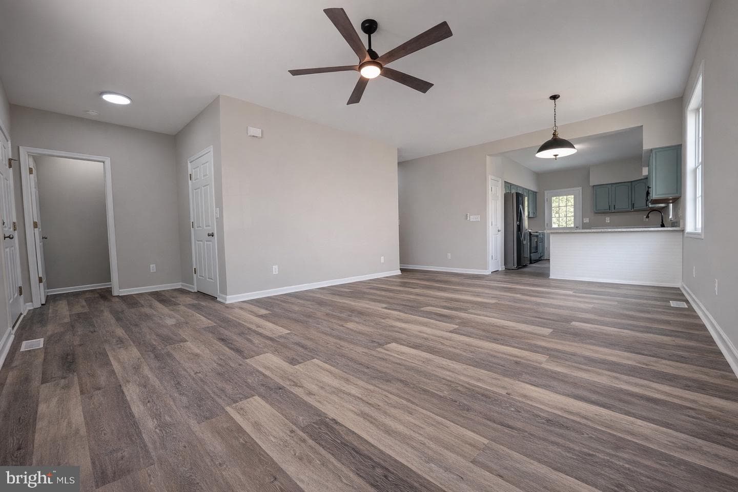1212 Emerson Avenue photo 3