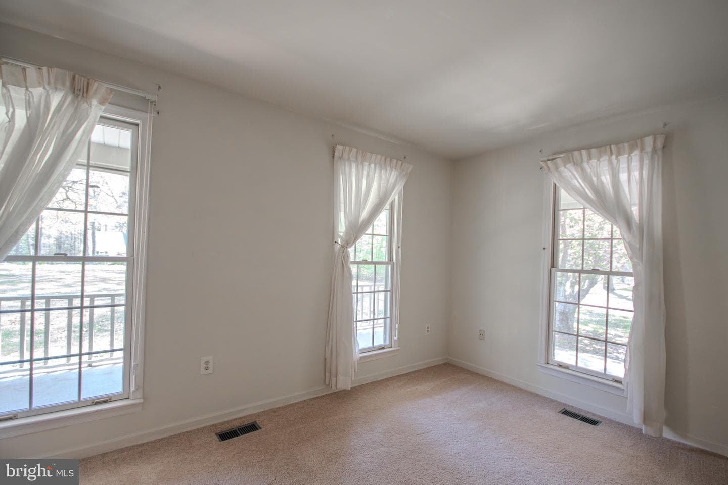 30668 Foxchase Drive photo 21