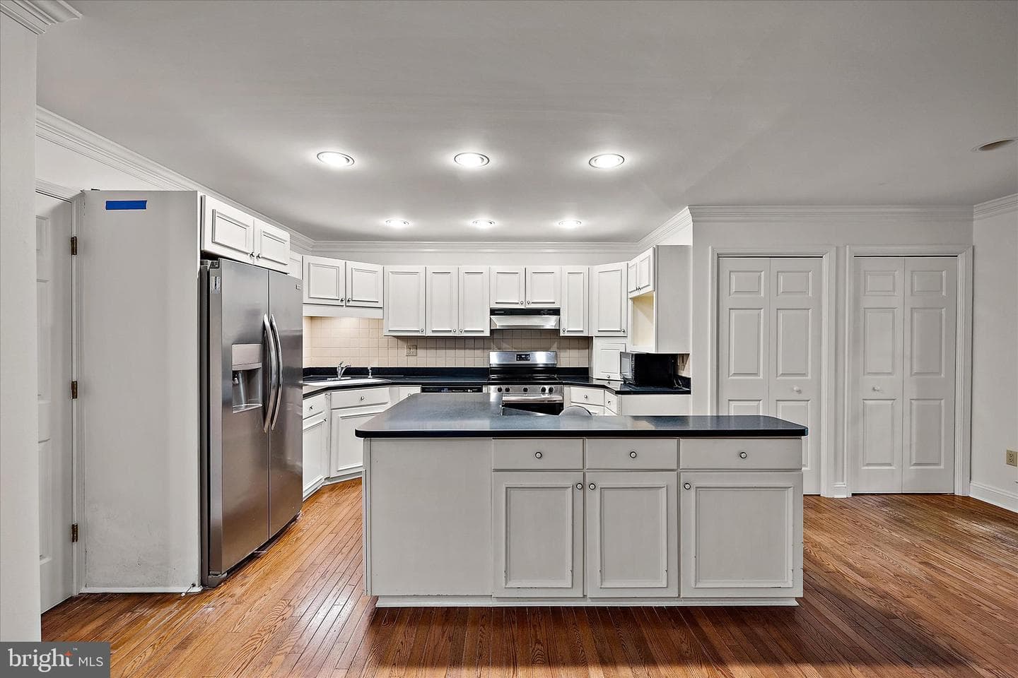 611 N Park Drive photo 25