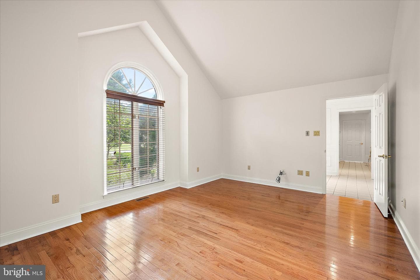 611 N Park Drive photo 5