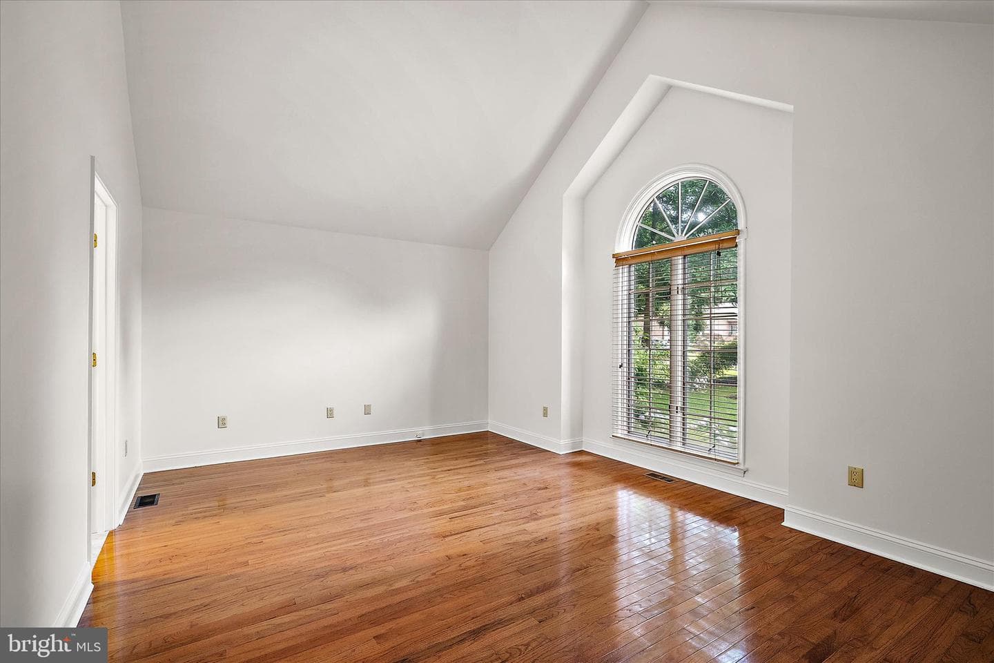 611 N Park Drive photo 6