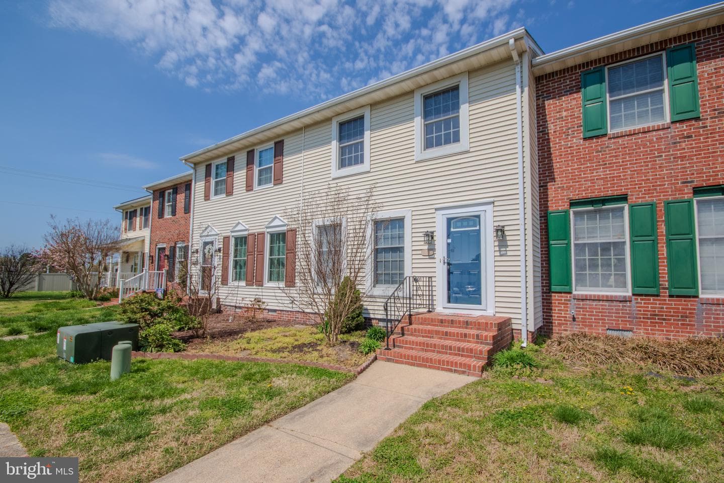 856 Beaglin Park Drive photo 2
