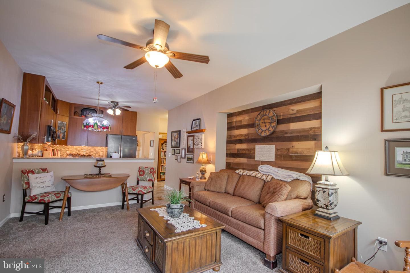 922 Winding Way photo 6