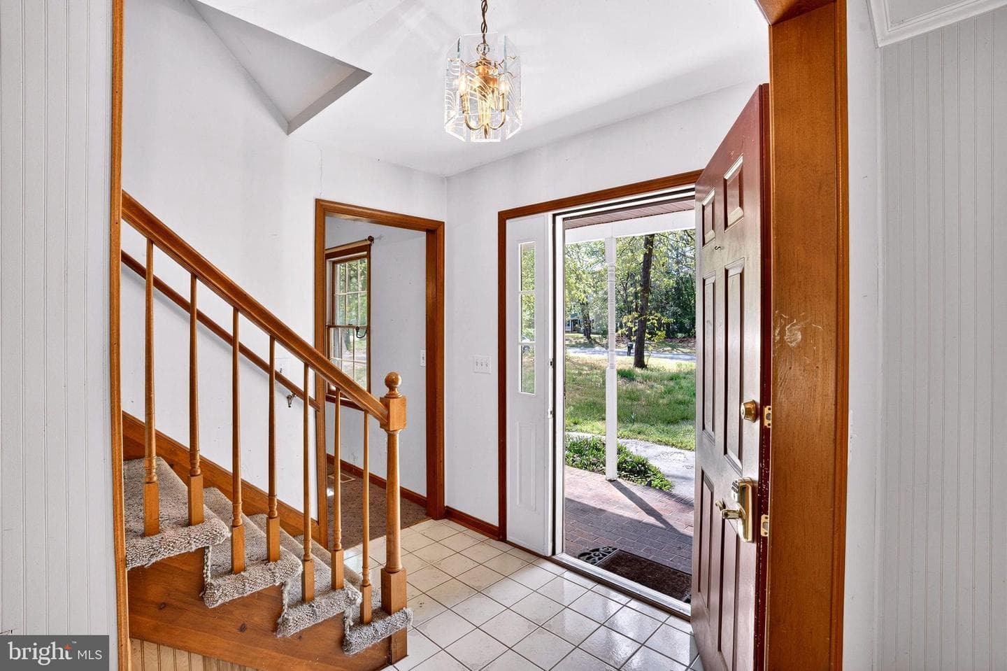 1005 Lantern Hill Court photo 4