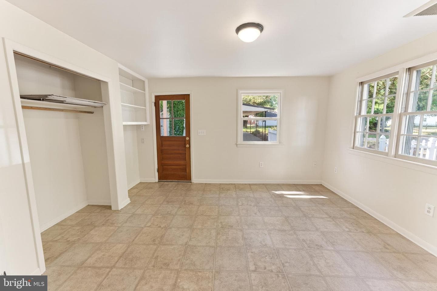28266 Riverside Drive photo 24