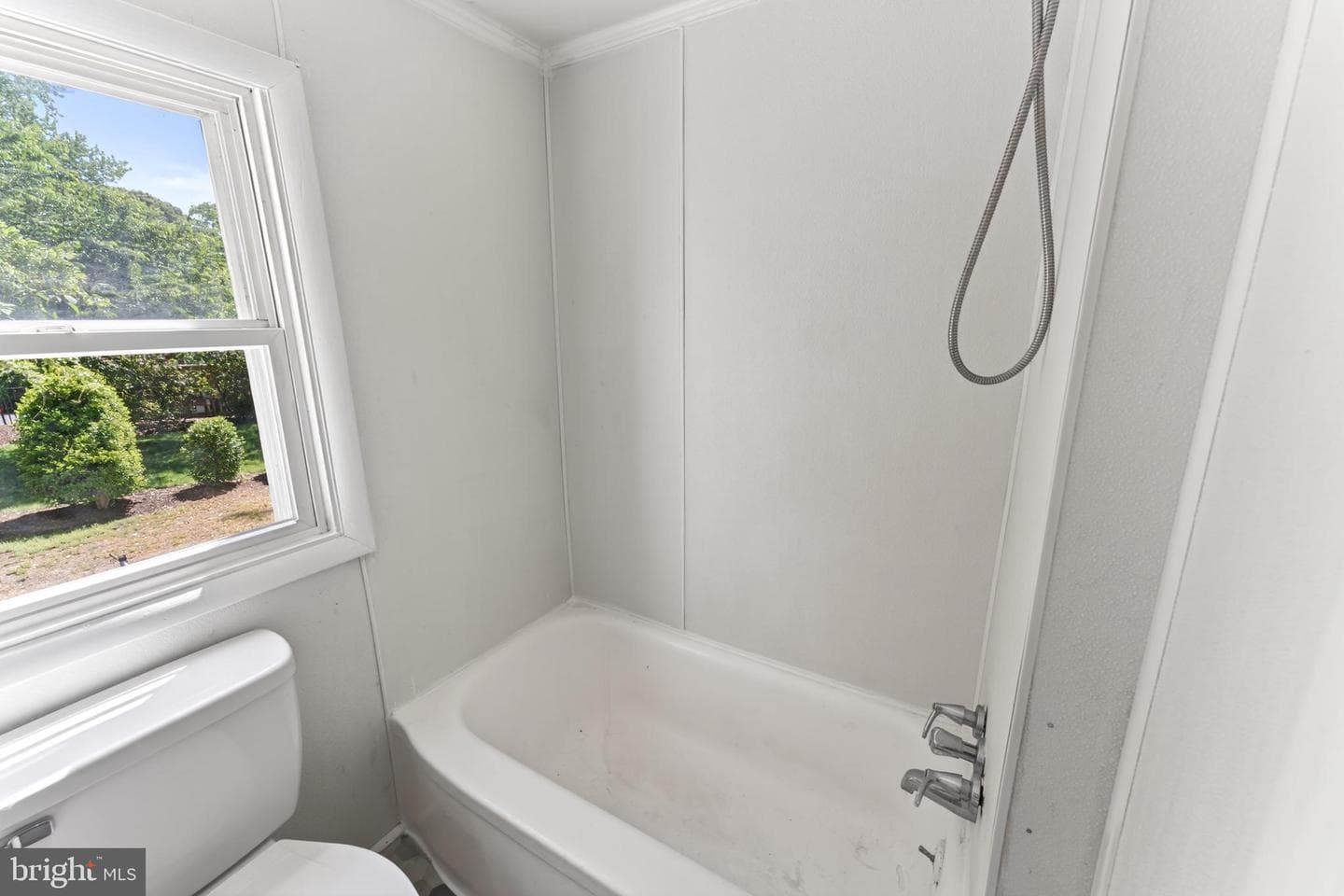 28266 Riverside Drive photo 46
