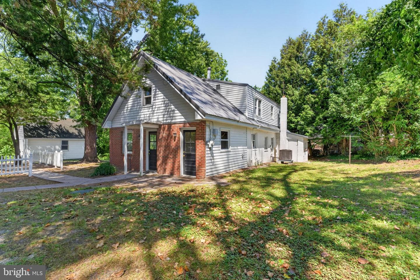 28266 Riverside Drive photo 51
