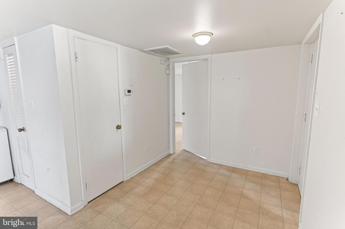 28266 Riverside Drive photo 57