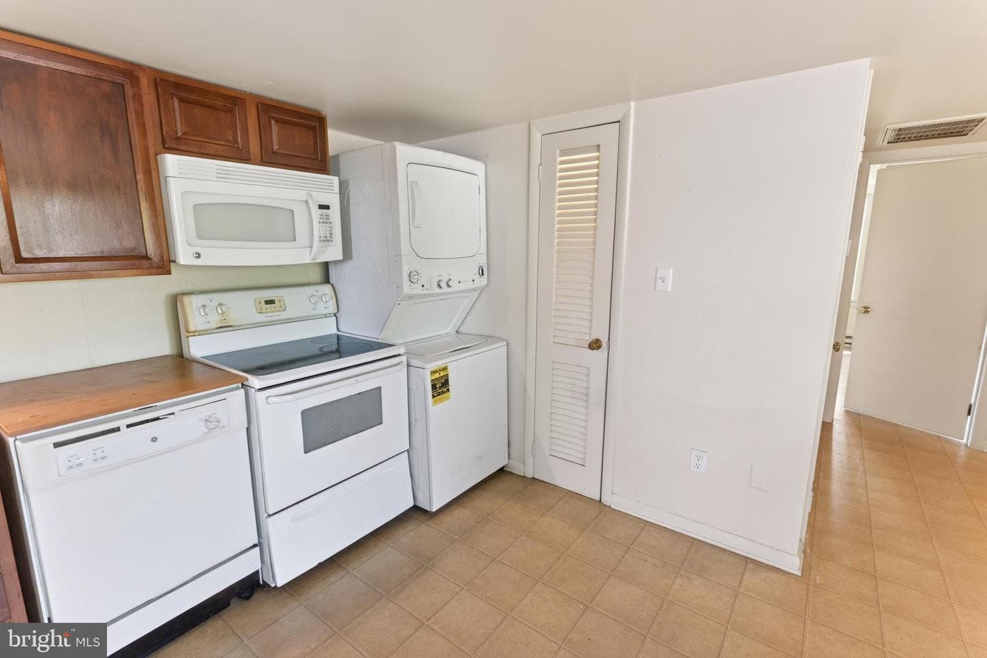28266 Riverside Drive photo 61