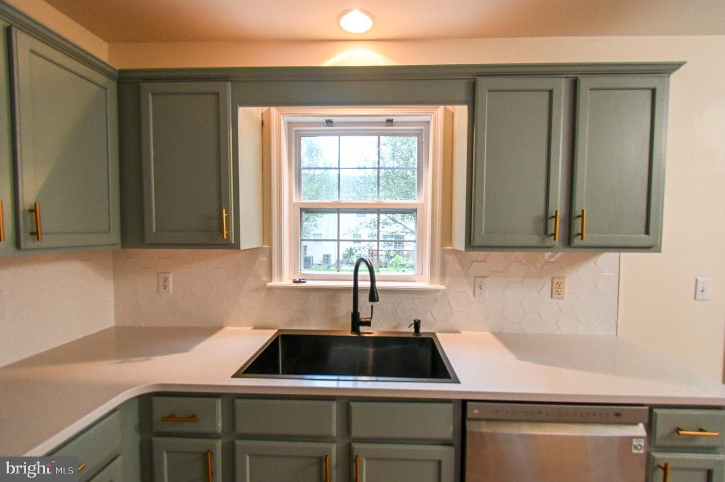 1004 Granite Court photo 4