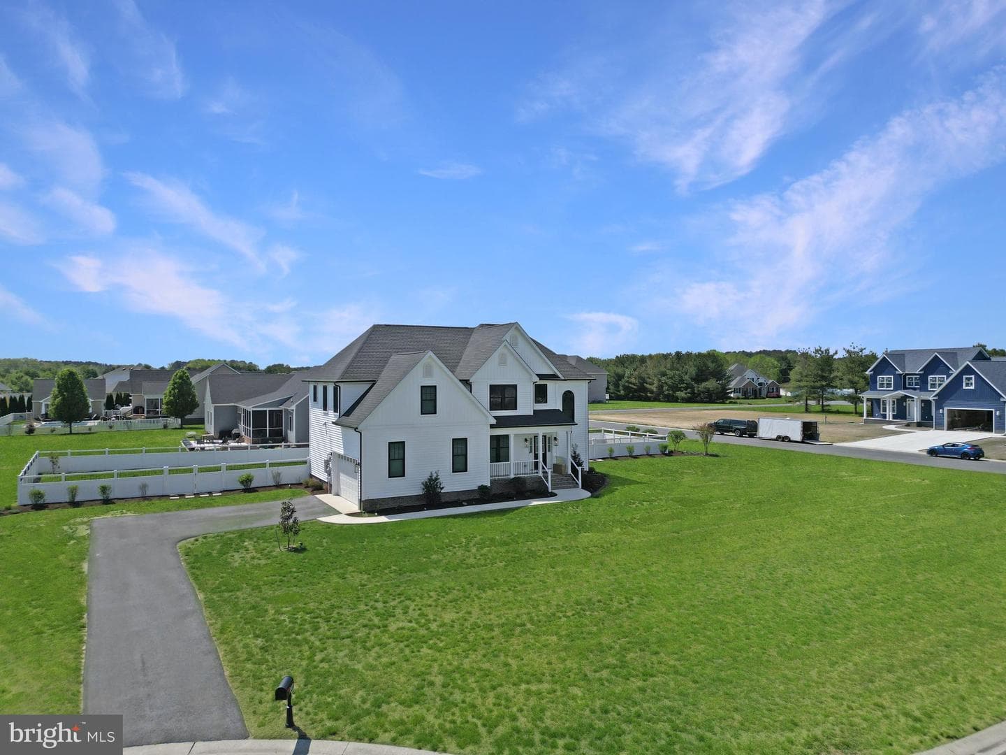5756 Earldom Lane photo 2