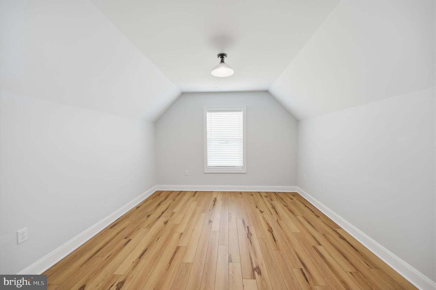 5756 Earldom Lane photo 24