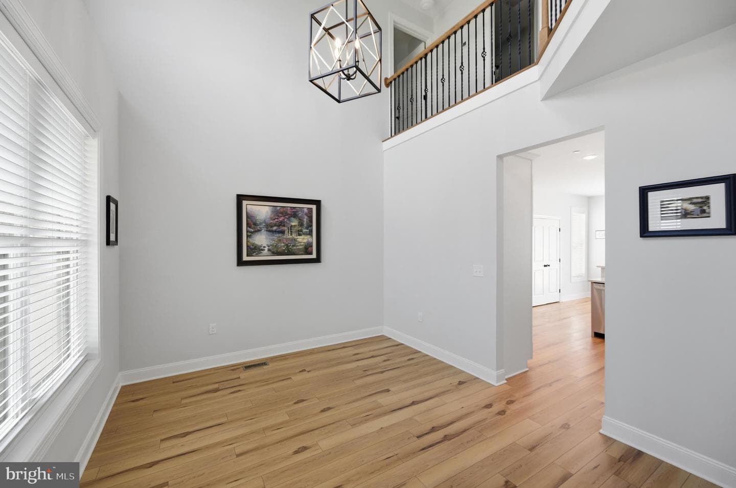5756 Earldom Lane photo 6