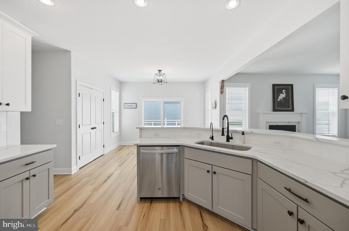 5756 Earldom Lane photo 9