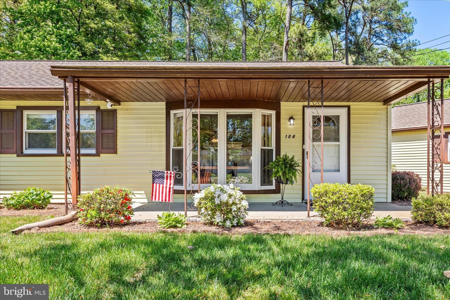 104 Oaklee Drive photo 4