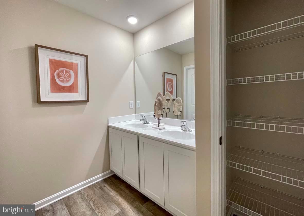 1155 Wintermead Loop photo 41